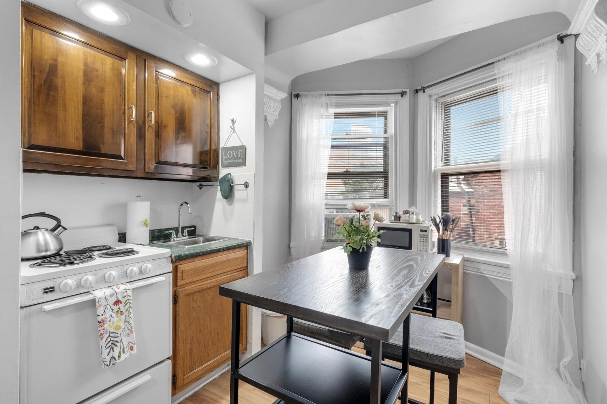 Stylish In Center Apartment Philadelphia